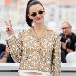 Charlotte Le Bon au photocall du film "Niki" lors du 77ème Festival International du Film de Cannes, au Palais des Festivals à Cannes, France, le 24 mai 2024. © Moreau-Jacovides/Bestimage