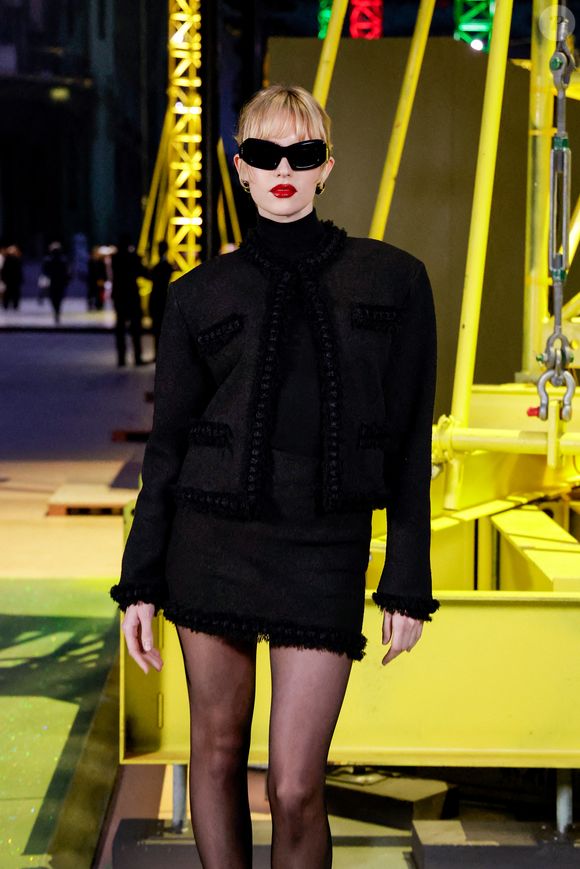 Angèle au photocall du défilé Chanel Collection Femme Prêt-à-Porter Automne/Hiver 2026-2027 lors de la Fashion Week de Paris (PFW) au Grand Palais, à Paris, France, le 9 mars 2026. © Olivier Borde/Bestimage