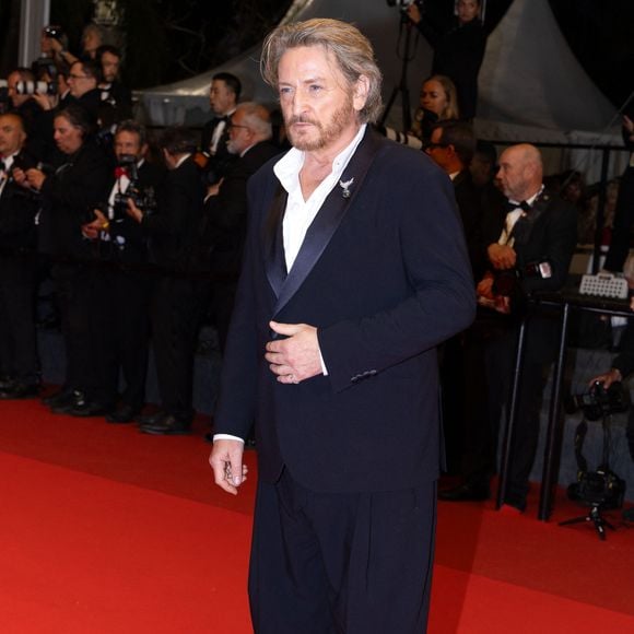 Benoît Magimel - Descente des marches du film " Histoires de la nuit " lors du 79ème Festival International du Film de Cannes, le 22 mai 2026. © Olivier Borde / Bestimage