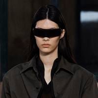 Ce célèbre couturier, désormais à la retraite, met en vente certaines pièces de sa collection personnelle