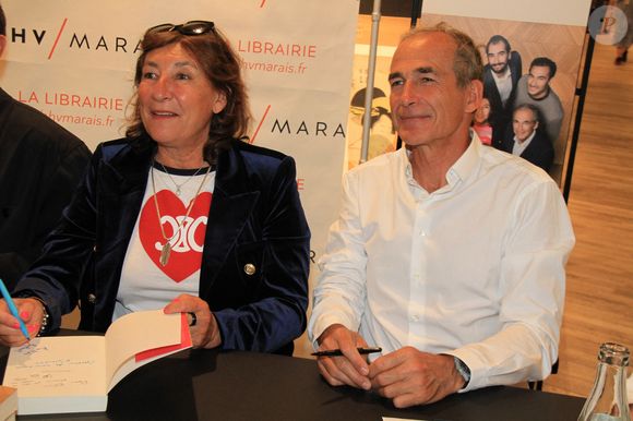 Sandrine Kretz, Olivier Kretz - La famille Kretz (série L'Agence sur TMC et Netflix) dédicace son livre "Bienvenue à l'Agence" au BHV Marais à Paris le 14 mai 2024. © Philippe Baldini/Bestimage