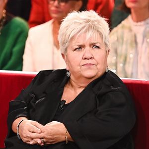 Mimie Mathy - Enregistrement de l'émission Vivement dimanche au studio Rive Gauche à Paris, présentée par Michel Drucker et diffusée le 9 février sur France 3. © Guillaume Gaffiot/Bestimage  00694069