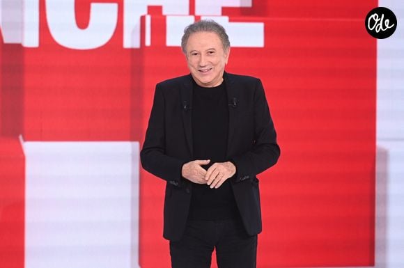Michel Drucker imagine pousser son dernier souffler sur son célèbre canapé rouge.

Michel Drucker lors de l'enregistrement de l'émission Vivement dimanche au studio Rive gauche, présentée par M. Drucker, diffusée sur France 3, le 1er mars 2026, à Paris, France, le 18 février 2026. © Guillaume Gaffiot/Bestimage