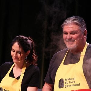 David Douillet revient avec émotion sur ce coup de foudre qu’il pensait impossible.

Vanessa et David Douillet au 20ème Festival du Livre gourmand au Théâtre de Périgueux, le 16 novembre 2025. © Jean-Marc Lhomer / Bestimage.