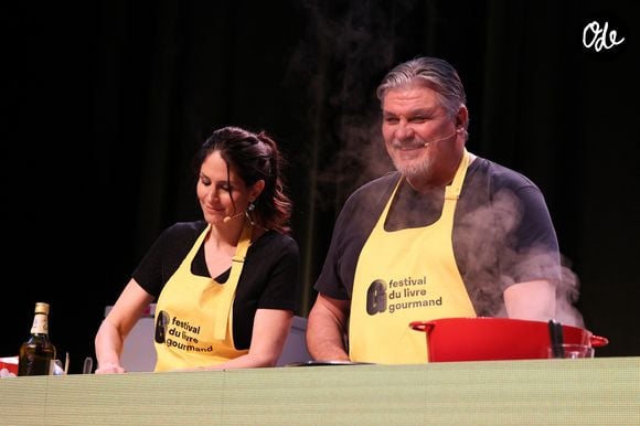 David Douillet revient avec émotion sur ce coup de foudre qu’il pensait impossible.

Vanessa et David Douillet au 20ème Festival du Livre gourmand au Théâtre de Périgueux, le 16 novembre 2025. © Jean-Marc Lhomer / Bestimage.