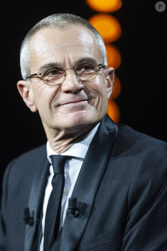"Il y a plein de tapis roulants et d’appareils qui me permettent de me remuscler et d’essayer de mieux marcher", a-t-il précisé.

Laurent Weil lors de la 26ème cérémonie des Lumières de la presse internationale 2021, présenté par L.Cholewa et L.Weil sur Canal+, dans les studios Canal+ à Boulogne-Billancourt, France, le 15 janvier 2021. © Moreau-Perusseau/Bestimage