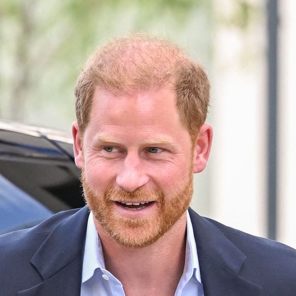 Le prince Harry a quitté la famille royale en janvier 2020.

Le prince Harry, duc de Sussex, visite le Centre d'études sur les traumatismes par explosion de l'Imperial College London. © Backgrid UK/ Bestimage