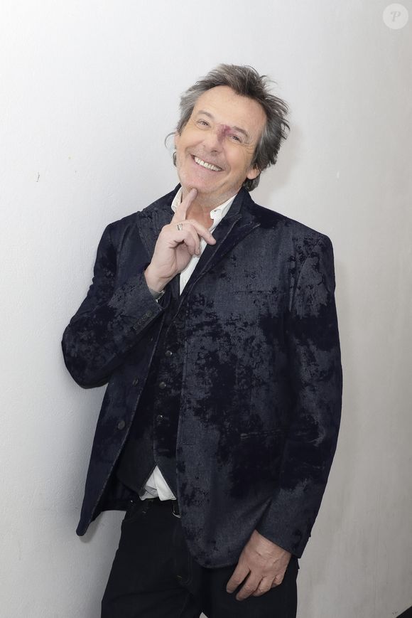 Exclusif - Jean-Luc Reichmann, en backstage de l’émission « TPMP » La dernière sur C8,  présentée par C.Hanouna et diffusée en direct sur C8, Paris, France, le 27 fevrier 2025. © Jack Tribeca / Bestimage