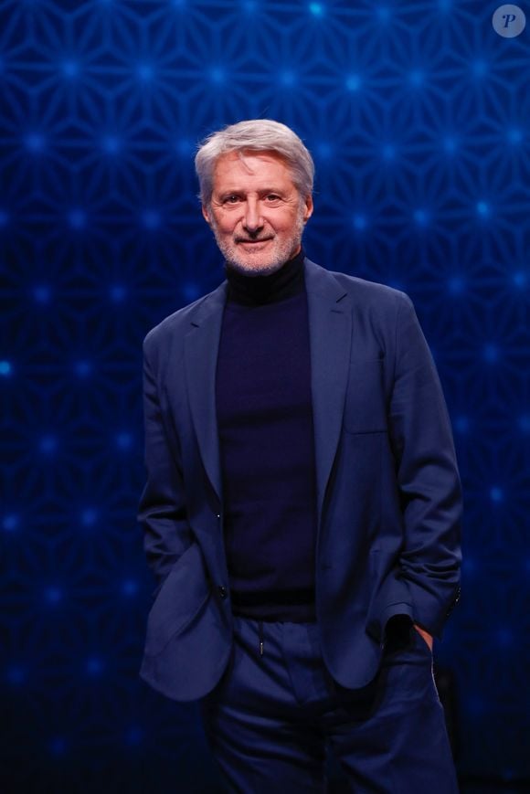 Exclusif - Antoine de Caunes - Enregistrement de l'émission "La Boîte à secrets", au Studio du Lendit, présentée par F.Bollaert et diffusée le 24 janvier sur France 3. Le 16 décembre 2024
© Christophe Clovis / Bestimage