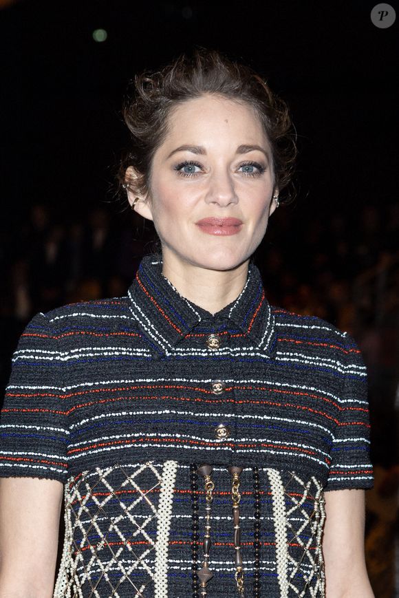 Marion Cotillard - Front Row au deuxième défilé de mode Haute-Couture Chanel au Grand Palais Éphémère lors de la Fashion Week Printemps-été 2023 de Paris, France, le 24 janvier 2023. © Olivier Borde/Bestimage