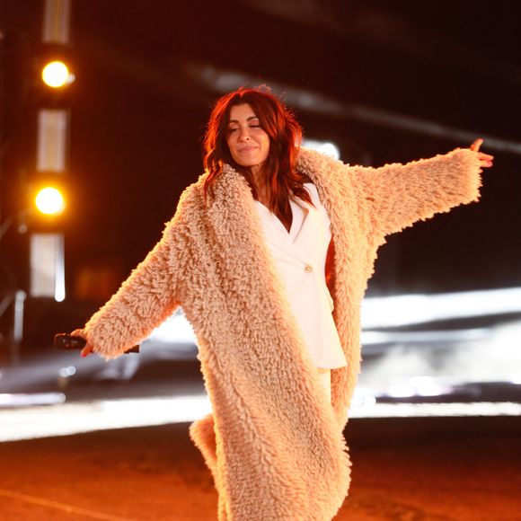 Exclusif - Jenifer Bartoli - Tournage de l'émission "La grande soirée du 31 décembre de Paris" au Musée du Quai Branly à Paris, diffusée le 31 décembre sur France 2
© Christophe Clovis / Bestimage