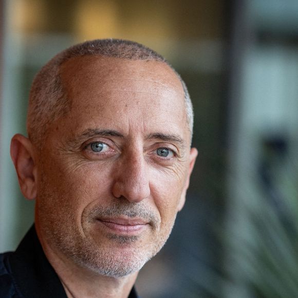 Gad Elmaleh au Village pour la finale masculine lors des Internationaux de France 2025 à Roland Garros le 08 juin 2025 à Paris, France. Photo by Nasser Berzane/ABACAPRESS.COM