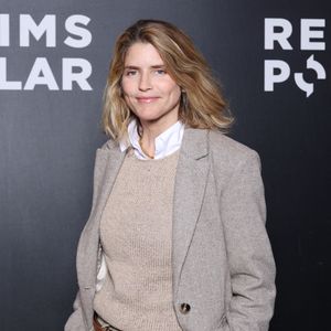 Là-bas, elle a fait plusieurs apparitions, toutes divines. Tout d'abord, on a pu la voir dans un ensemble composé de couleurs claires et aux accents masculins avec pantalon, veste

Alice Taglioni (membre du jury compétition) lors de la 5ème édition de Reims Polar, festival international du film policier, à Reims le 3 avril 2025.

© Denis Guignebourg / Bestimage