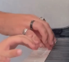 En effet, la chanteuse a dévoilé une tendre vidéo dans laquelle on peut y voir Florian Rossi donner des cours de piano à sa fille, Esmée.