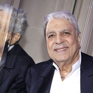 La première fois que le public l'a entendu chanter, c'était en 1962, à la télévision : Enrico Macias avait interprété "Adieu mon pays", à l'occasion d'un reportage sur les rapatriés d'Algérie.

Exclusif - Portrait de Enrico Macias à Paris, le 19 mars 2024. © Cédric Perrin/Bestimage