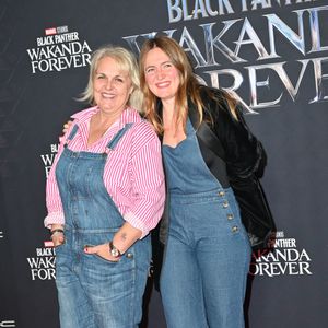 Valerie Damidot et sa fille Roxane assistent à la première de 'Black Panther Wakanda Forever' au Grand Rex, à Paris, France, le 7 novembre 2022. Photo par Mireille Ampilhac/ABACAPRESS.COM