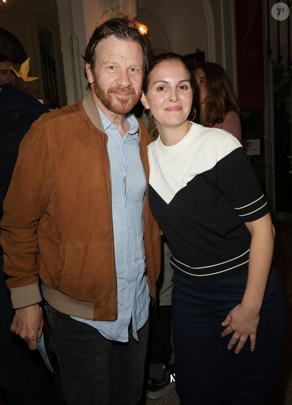 Exclusif - Philippe Lelièvre et Kim Poignant lors de la générale de la pièce "Amis pour la vie" au théâtre de l'Oeuvre à Paris le 24 avril 2025. La représentation est suivie d'un cocktail.

© Coadic Guirec / Bestimage