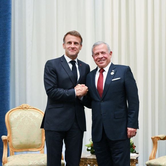 Le président français Emmanuel Macron rencontre le roi Abdallah II de Jordanie à Sharm El Sheikh, en Égypte, le 13 octobre 2025, avant de participer à un sommet sur la paix. © Eliot Blondet/Pool/Bestimage