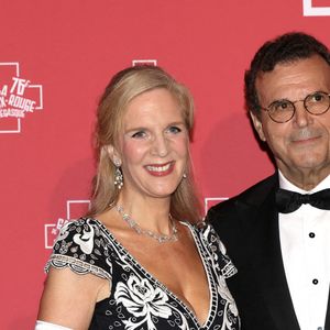 Catharina d’Autriche et Alexis Keller au 76ème Bal de la Croix Rouge dans la salle des Etoiles à Monaco le 12 juillet 2025.

© Claudia Albuquerque/Bestimage