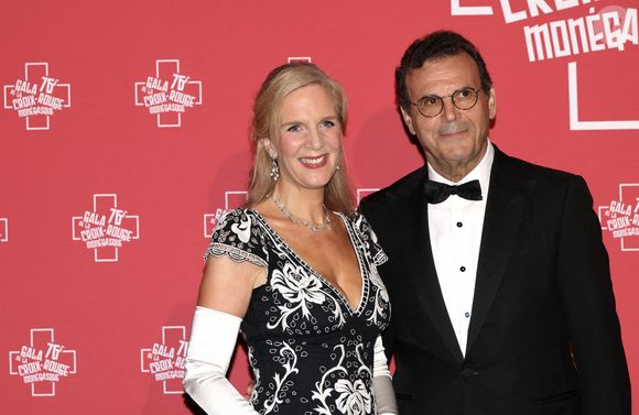 Catharina d’Autriche et Alexis Keller au 76ème Bal de la Croix Rouge dans la salle des Etoiles à Monaco le 12 juillet 2025.

© Claudia Albuquerque/Bestimage