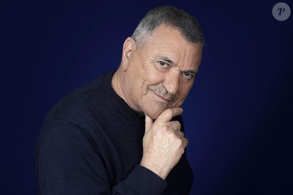 Jean-Marie Bigard pose lors d'une séance photo à Paris, France, novembre 2023. Photo par VIM/ABACAPRESS.COM