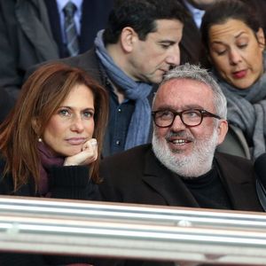 Dominique Farrugia a multiplié les attentions, notamment avec des bouquets de fleurs après leurs rendez-vous.

Dominique Farrugia et sa femme Isabelle - Huitième de finale retour entre le Paris Saint-Germain et le Bayer Leverkusen au Parc des Princes remporté par les parisiens sur le score de 2-1 à Paris le 12 mars 2014.
DOMINIQUE JACOVIDES / BESTIMAGE