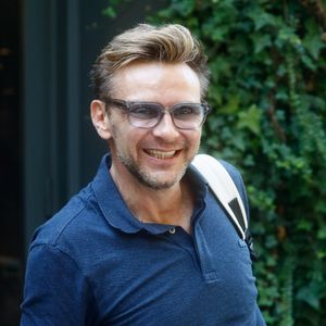Jeanfi Janssens - Arrivées à l'enregistrement de l'émission de rentrée de "Vivement Dimanche" présentée par M. Drucker et qui sera diffusée le 27 août 2023 sur France 3 au Studio Gabriel à Paris, France, le 22 août 2023. © Christophe Clovis/Bestimage