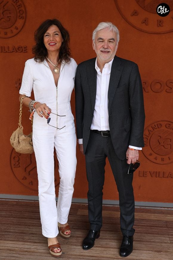 Pascal Praud et Catherine Bancarel au Village lors du Tournoi de Roland-Garros 2024, le 8 juin 2024 à Paris, en France. Photo de Nasser Berzane/Abaca