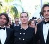 Carole Bouquet a deux fils, Dimitri Rassam et Louis Giacobetti

Carole Bouquet avec ses fils Louis Giacobetti et Dimitri Rassam - Montée des marches du film « Megalopolis » lors du 77ème Festival International du Film de Cannes
© Rachid Bellak/Bestimage