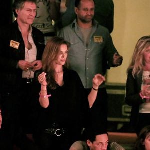Laurent Olmedo, Jean Dujardin, Nadia Fares, Joey Starr et Doria Tillier - People au Theatre de Paris pour les 70 ans de Johnny Hallyday. Le 15 juin 2013 ©Borde-Corlouer-Jacovides-Moreau / Bestimage