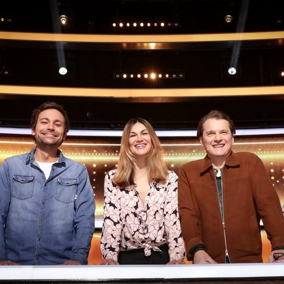 Exclusif - Bertrand Chameroy, Benabar, Hélèna Noguera, lors de l'enregistrement de l'émission "100% Logique", présentée par C.Féraud et diffusée le 18 avril 2026 sur France 2, à Paris, France, le 20 février 2026. © Jack Tribeca/Bestimage