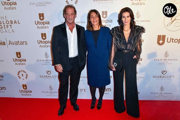 Vincent Lindon et Marie Drucker 

Vincent Lindon, Cécile Duffau et Marie Drucker foulent le tapis rouge du Global Gift Gala 2022 à l'hôtel Four Seasons George V, le 19 novembre 2022 à Paris, en France. Photo : Shootpix/ABACAPRESS.COM