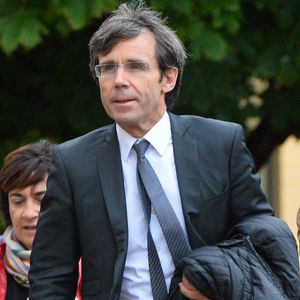 Ses confrères, à l'instar de David Pujadas, ont été nombreux à lui rendre hommage...



David Pujadas aux obseques de Benoit Duquesne a l'eglise Jeanne D'Arc de Versailles, France, le 10 juillet 2014. Photo ABACAPRESS.COM