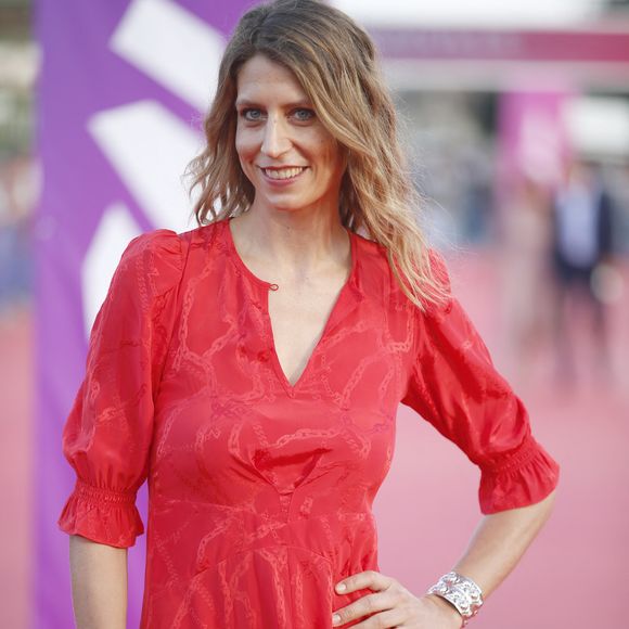 "Mais j’ai confiance en Léa pour la saison prochaine !", poursuit l'auteure de 42 ans en ajoutant que le fameux duo Demorand-Salamé ne prendrait pas congé avant les élections présidentielles de 2027

Adèle Van Reeth lors de la 48ème édition du festival du film américain de Deauville

© Christophe Aubert via Bestimage