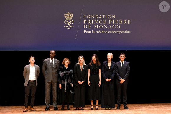 La princesse Caroline de Hanovre et sa fille Charlotte Casiraghi ont assisté à la cérémonie de proclamation de l'édition 2025 des Prix de la Fondation Prince Pierre à l'opéra Garnier à Monaco, le 14 octobre 2025.
 © Bruno Bebert / Bestimage