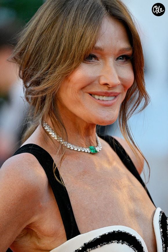 Carla Bruni assistant à la projection du film « Garance » lors du 79e Festival de Cannes, à Cannes, en France, le 17 mai 2026. Photo de Julien Reynaud/APS-Medias/ABACAPRESS.COM