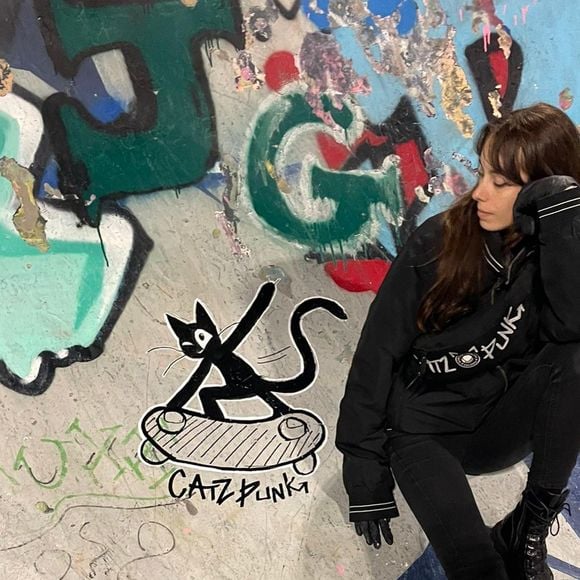 Quant à Julie, la fille d'Aurélie Vaneck, elle est déjà une artiste accomplie.