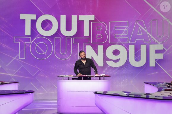 Exclusif - Cyril Hanouna, sur le plateau de  TBT9 présenté par C.Hanouna, et diffusé en direct sur W9, Paris, France, le 04 novembre 2025. © Jack Tribeca / Bestimage