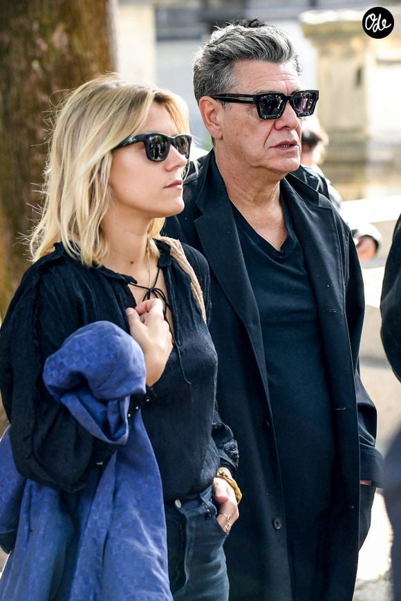 Marc Lavoine et sa fille Yasmine aux arrivées des obsèques de Catherine Ringer, la chanteuse des Rita Mitsouko, au cimetière de Montmartre, dans le 18ème arrondissement de Paris, France, le 19 septembre 2026. © Bestimage