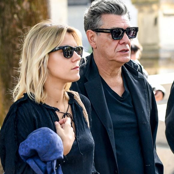 Marc Lavoine et sa fille Yasmine aux arrivées des obsèques de Catherine Ringer, la chanteuse des Rita Mitsouko, au cimetière de Montmartre, dans le 18ème arrondissement de Paris, France, le 19 septembre 2026. © Bestimage