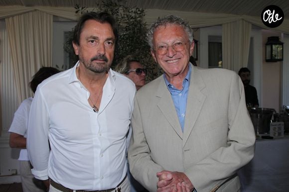 Henri Leconte et Nelson Monfort lors de la présentation du Collier « Terra by Roland Garros » créé par Anne Le Nen, Présidente de Ground Legend, au restaurant Laurent à Paris, France, le 22 Mai 2026. 

© Philippe Baldini /Bestimage