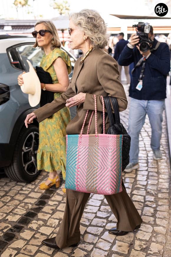 jane Fonda quitte l'hôtel Martinez après avoir assisté au gala Chopard dans le cadre du 79e Festival de Cannes, le 14 mai 2026 à Cannes, en France.

Photo par Marco Piovanotto/ABACAPRESS.COM