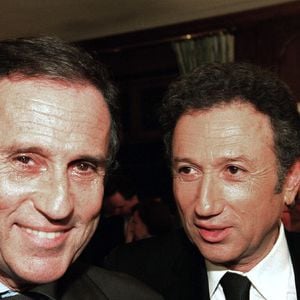 Malheureusement, le frère du présentateur de "Vivement dimanche" est décédé cette année-là à l'âge de seulement 61 ans

Archives - Jean Drucker et son frère Michel Drucker