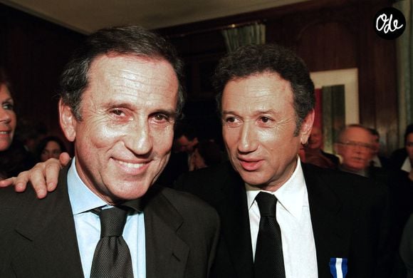 Malheureusement, le frère du présentateur de "Vivement dimanche" est décédé cette année-là à l'âge de seulement 61 ans

Archives - Jean Drucker et son frère Michel Drucker