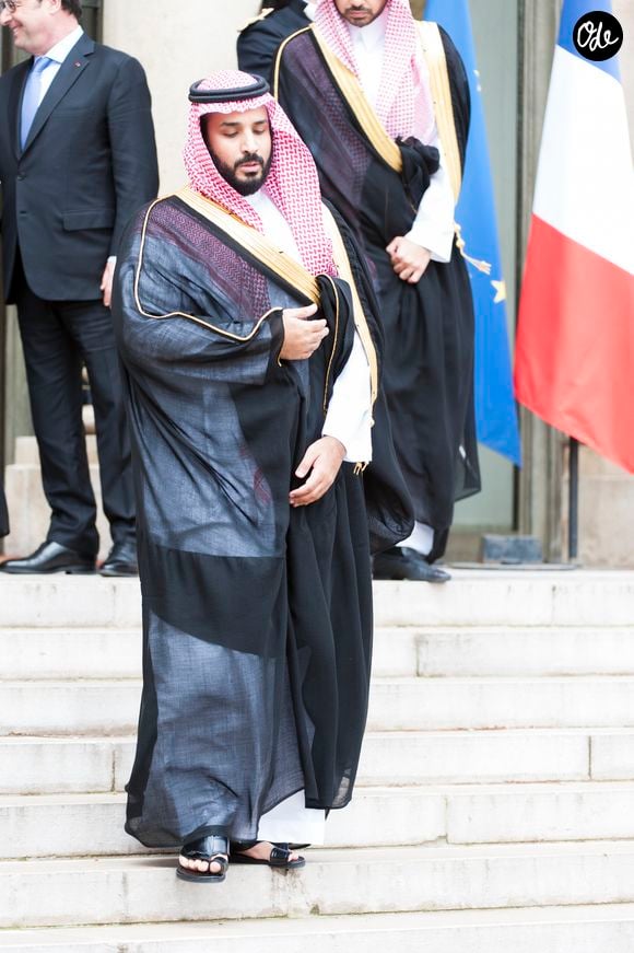 Le président de la république française, François Hollande, reçoit Mohammed ben Salman (Salmane) Al Saoud (ministre de la Défense et vice-prince héritier d'Arabie saoudite) au palais de l'Elysée, Paris, le 27 juin 2016.
© Pierre Perusseau/Bestimage