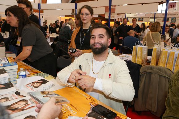 Et en dessert, du pain perdu au caramel !

Kendji Girac à la Hall Georges Brassens de Brive-la-Gaillarde pour la 43 ème Foire du Livre de Brive, le 8 novembre 2025. © Jean-Marc Lhomer/Bestimage