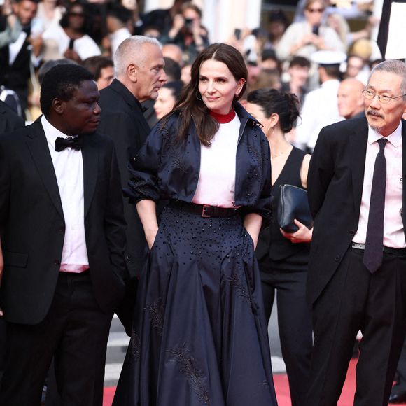 Juliette Binoche lors de la dernière montée des marches du 78e Festival de Cannes. Le 24 mai 2025. Photo de Jerome Domine/ABACAPRESS.COM