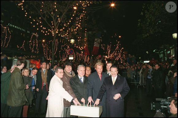 Jean Tiberi et Jean-Pierre Bloch aux illuminations des Champs-Elysées ANGELI-RINDOFF / BESTIMAGE