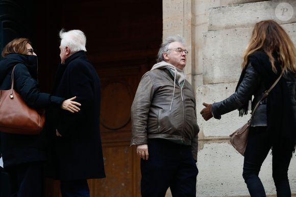 Guest, André Dussollier, Dominique Besnehard - Arrivées aux obsèques de Niels Arestrup à l'Église Saint-Roch à Paris. Le 10 décembre 2024
© Christophe Clovis / Bestimage