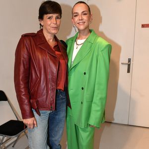 Pauline Ducruet et Stéphanie de Monaco au défilé Alter Femme Automne/Hiver 2022/2023 lors de la Fashion Week de Paris, le 1er mars 2022. 

Photo : Veeren / Bestimage
